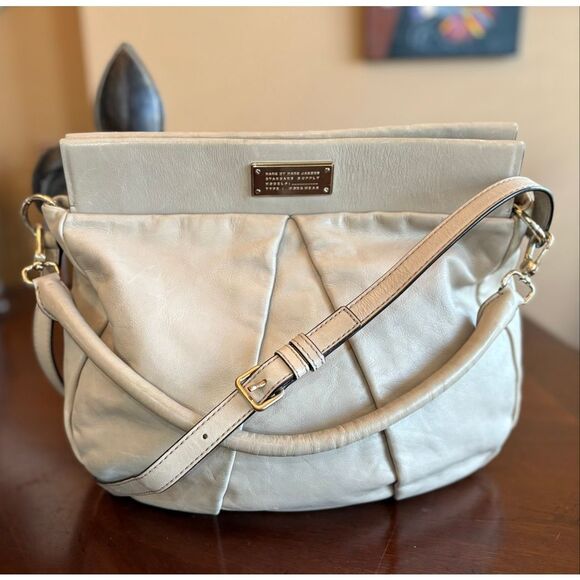 Marc by Marc Jacobs - Classic Q Hillier Hobo Bag in Cement Soft Leather. LOVELY! - Picture 4 of 15